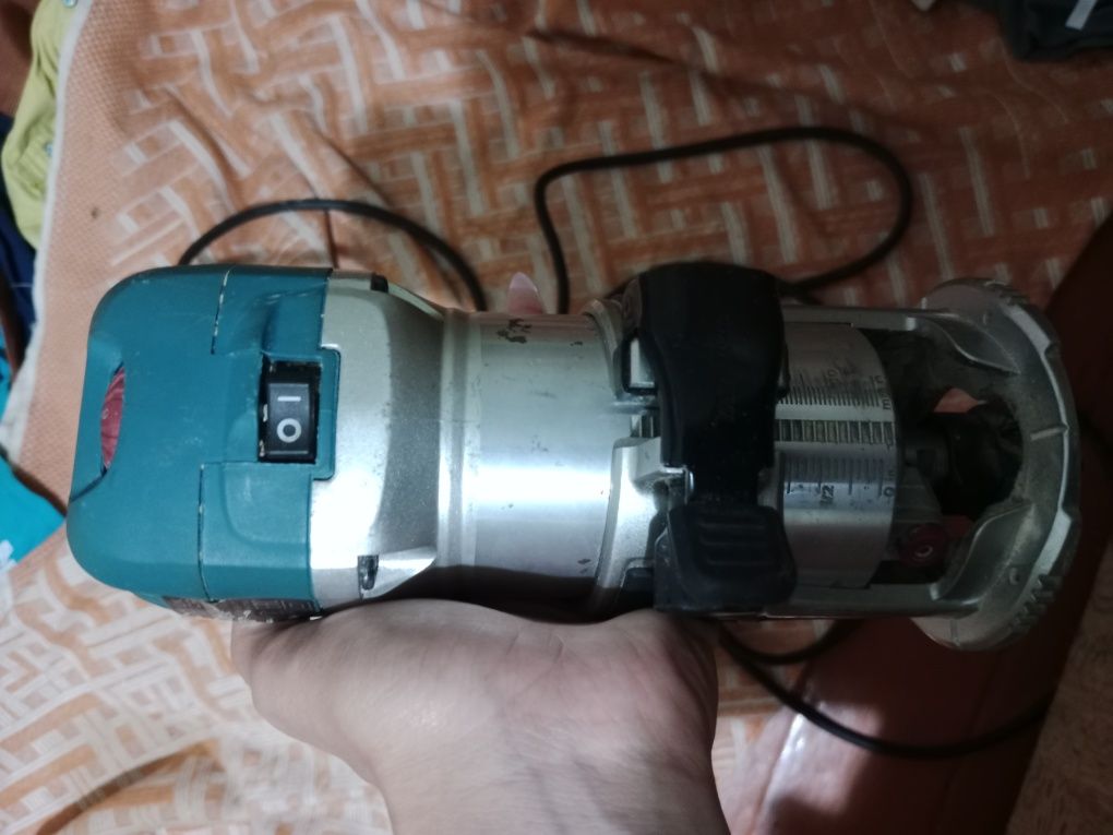 Кромочный фрезер Makita