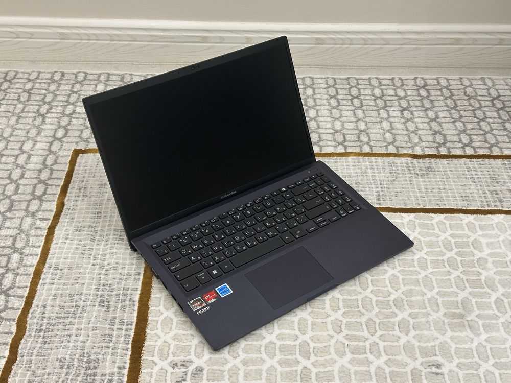 ASUS Expertbook R3 / 8GB / 256GB мощный ноутбук для работы!