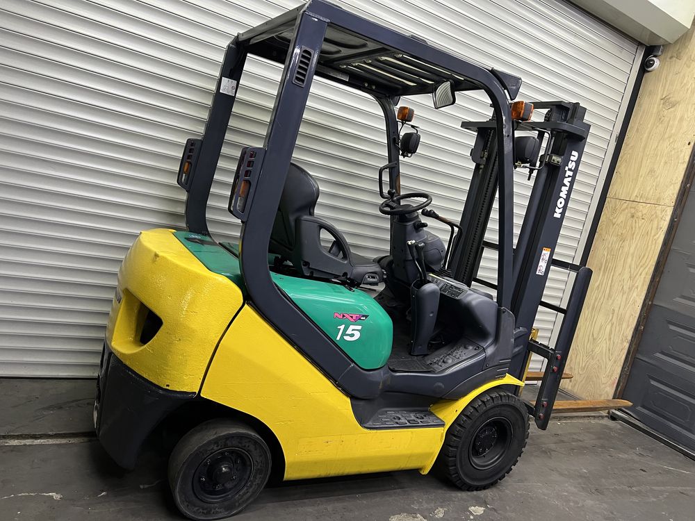 Свеже Доставлен Японский Вилочный Погрузчик KOMATSU. По Супер Цене!