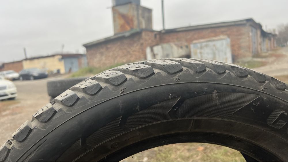 Шины зимние godyear  225/60/17