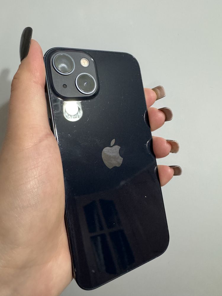 Продам Iphone 13