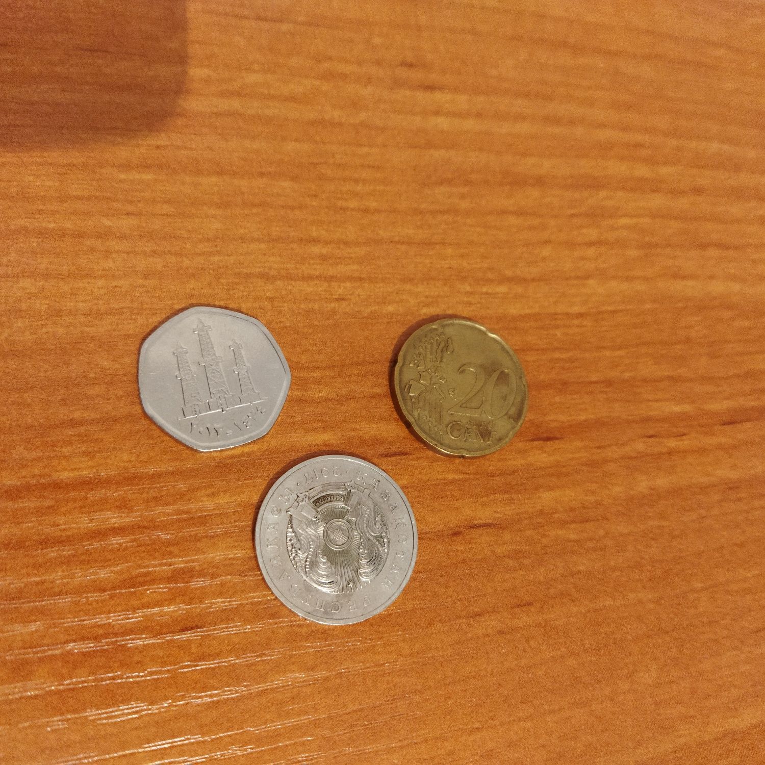 Продам монеты разные