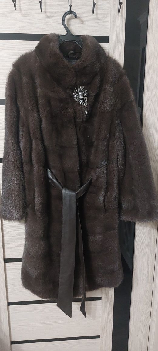 Продам норковую шубу