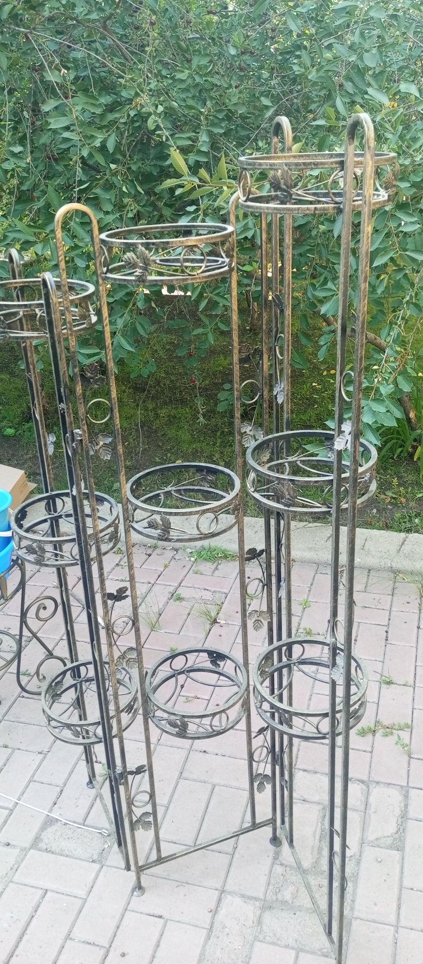 Подставка под цветы