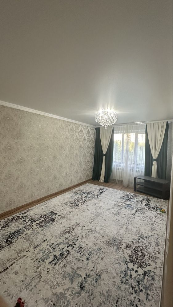 Продам 3к.кв в 11 мкр возле СМ Дины