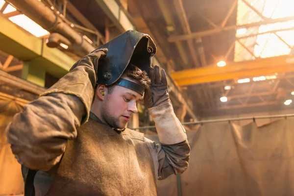 Сварщик в Каскелене услуги сварщика на выезд газосварщик