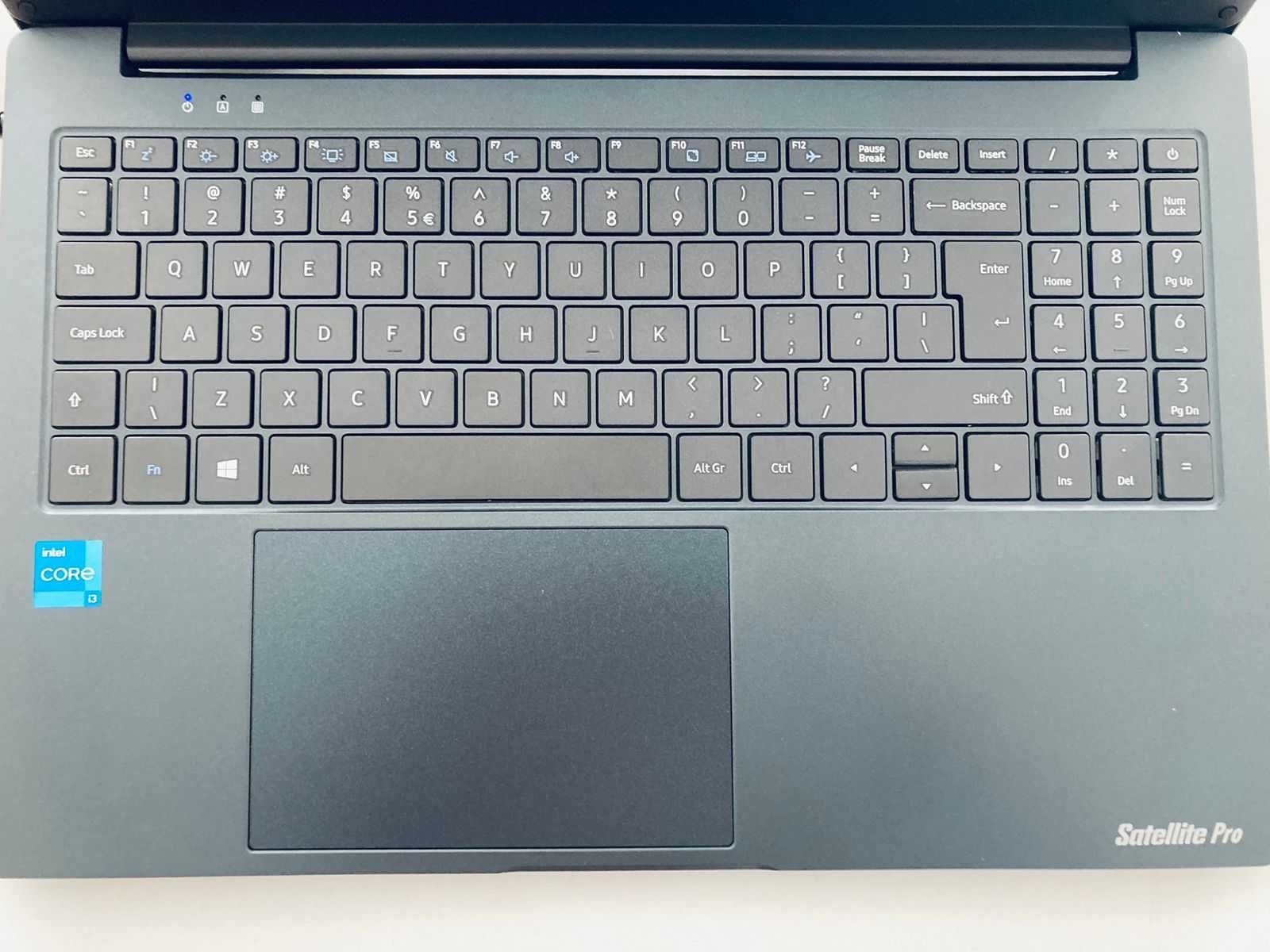 Мощный ноутбук Dynabook Satelite Pro - C50-J-10N