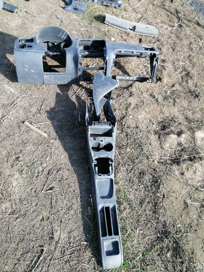 Запчасти на поло volkswagen polo sedan