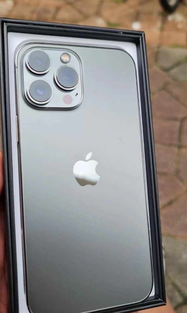iPhone 13 Pro max продам  заблокирован айфон про макс