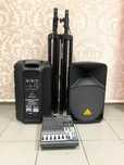 Продам активные колонки Behringer b112d со стойками