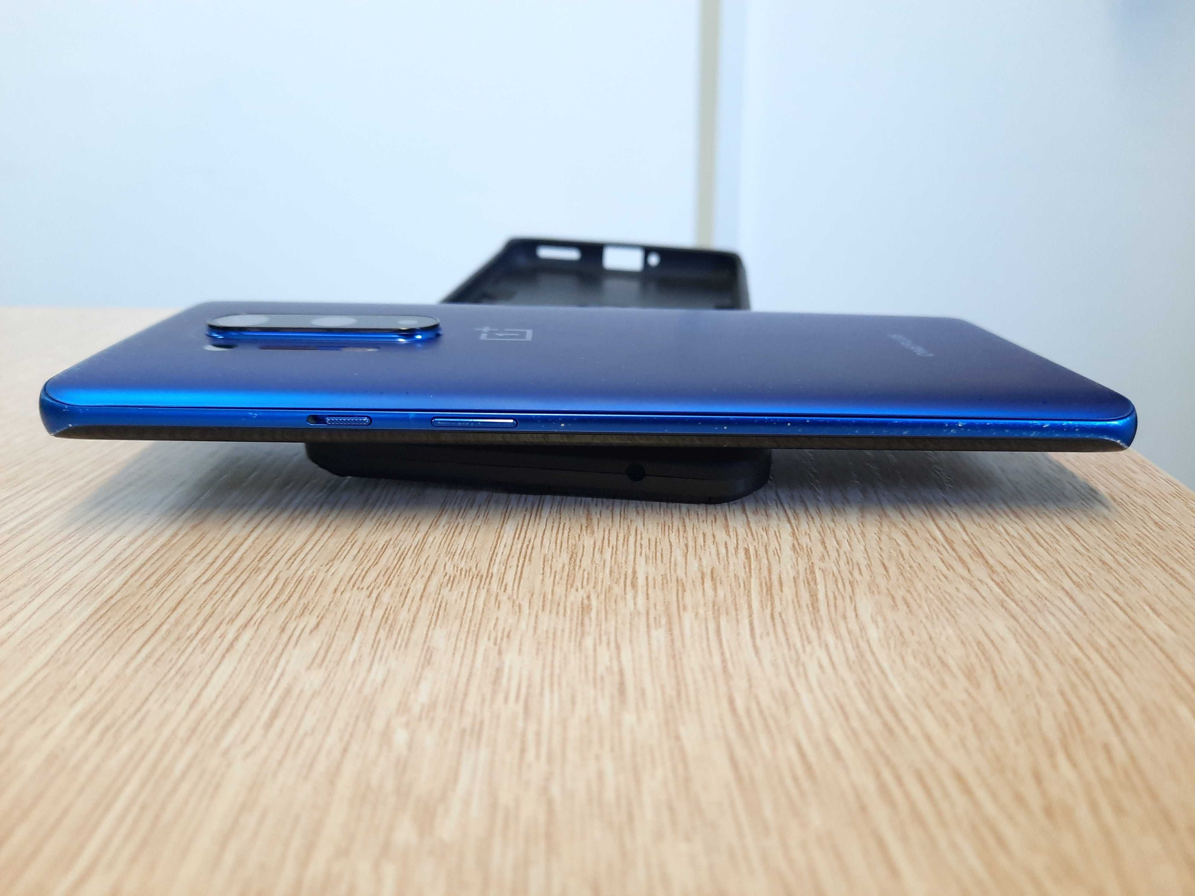 OnePlus 8 Pro 12/256. В хорошем техническом состоянии.