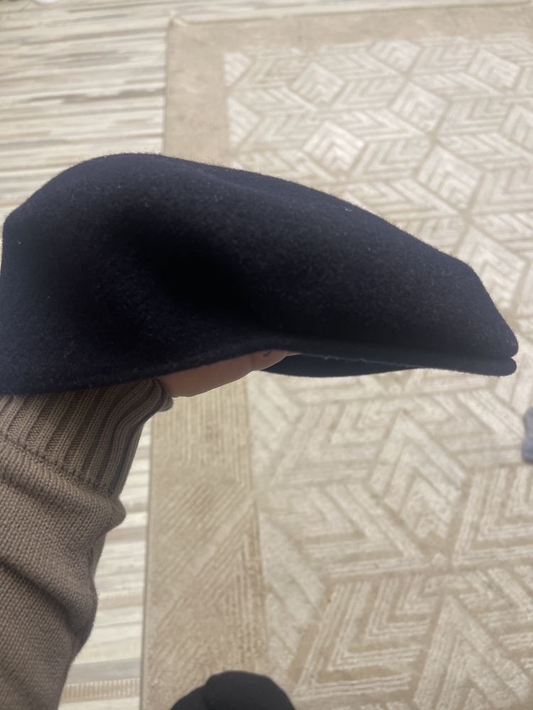 Kangol. Покупался в Сити молл Караганда