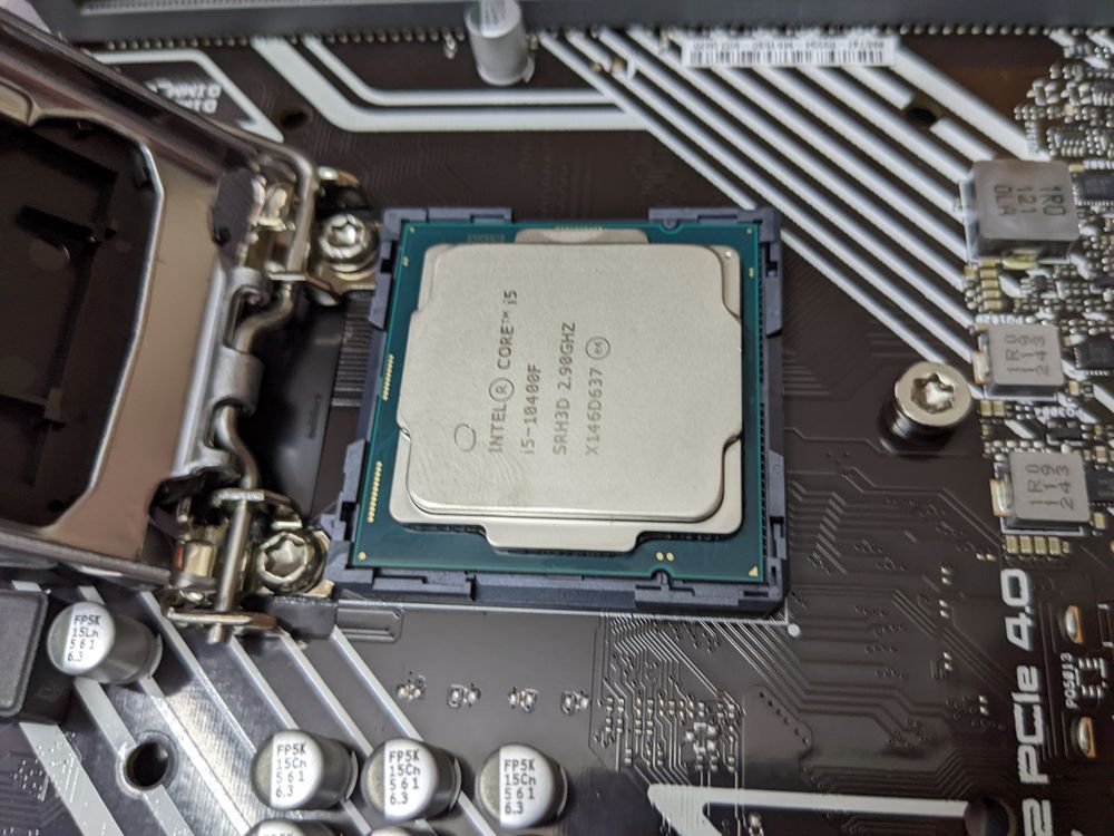 Срочно продам системный блок i5 10400f RTX 3060 12 gb 16 gb оперативы