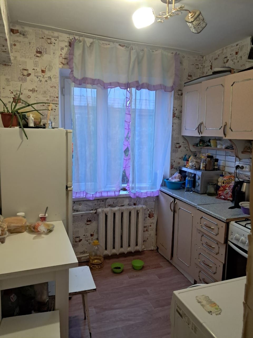Продаю двухкомнатную квартиру в городе Шахтинск, по улице К. Маркса