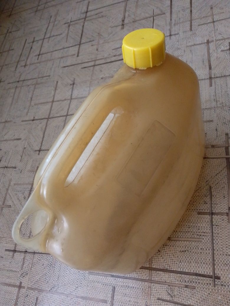Продам канистру б/у под питьевую воду 5 л.