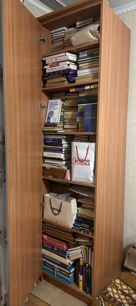 Продам шкаф для книг