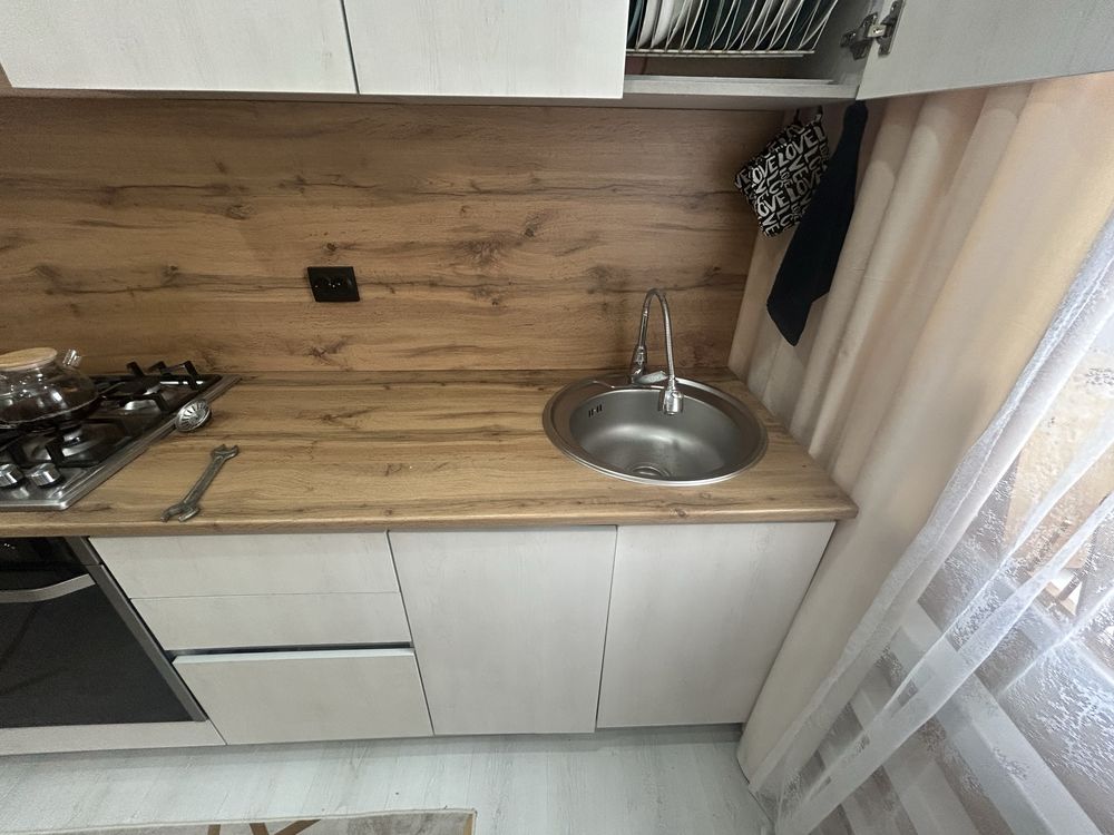 Продам раковину в сборе с сифоном и краном