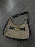 Guess оригинал в хорошем состоянии