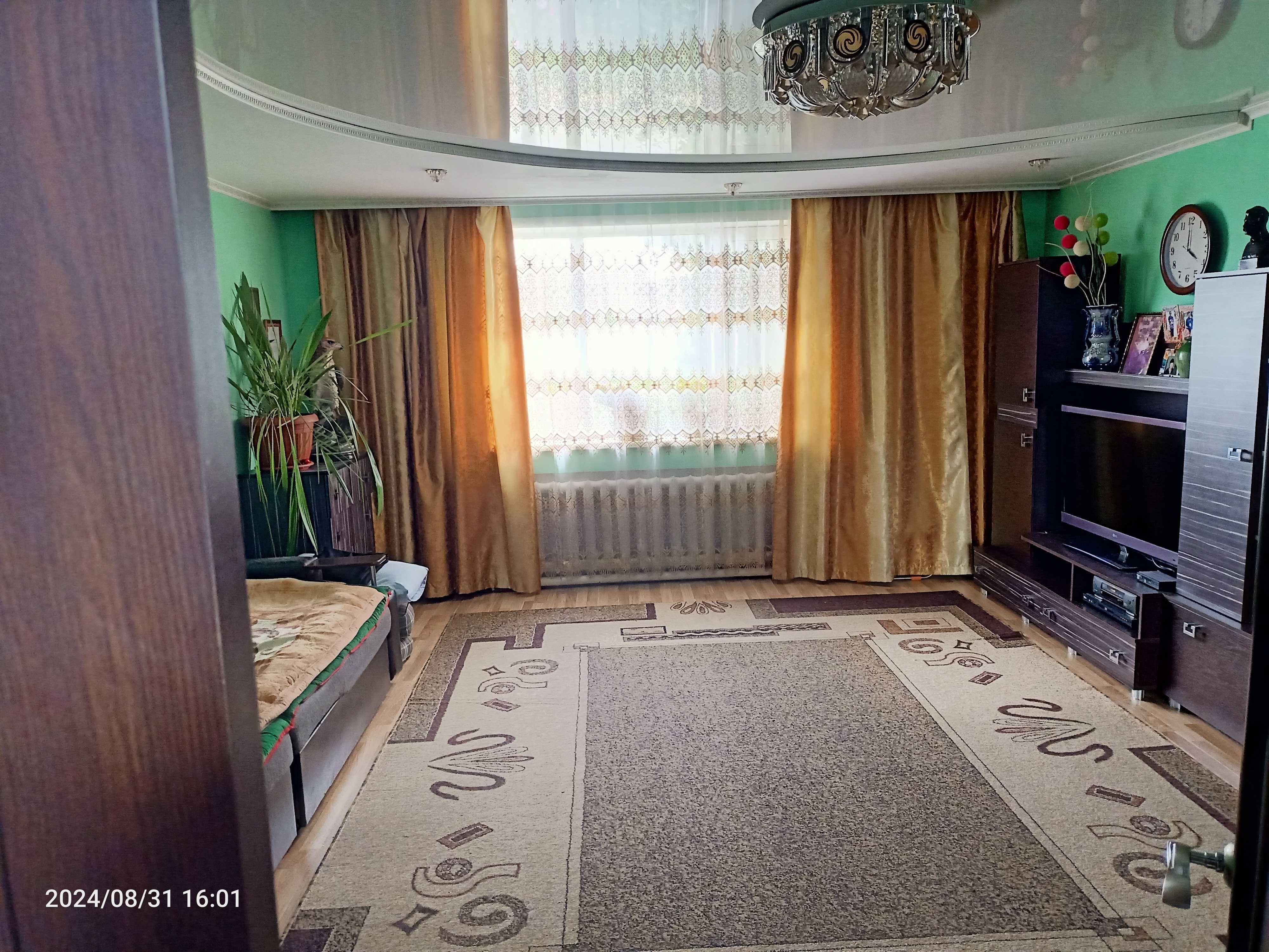 Продам квартиру в двух этажном доме
