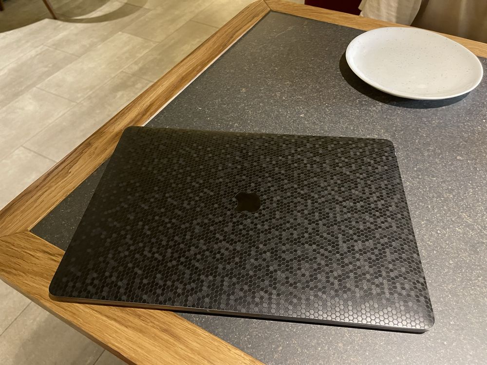 Macnook PRO 15 (2017) c Touchbar