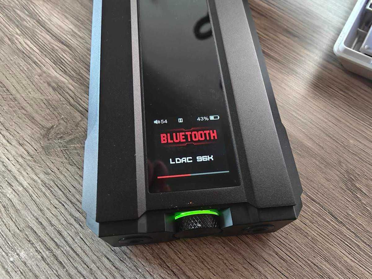 FiiO Q15 — портативный ЦАП/усилитель