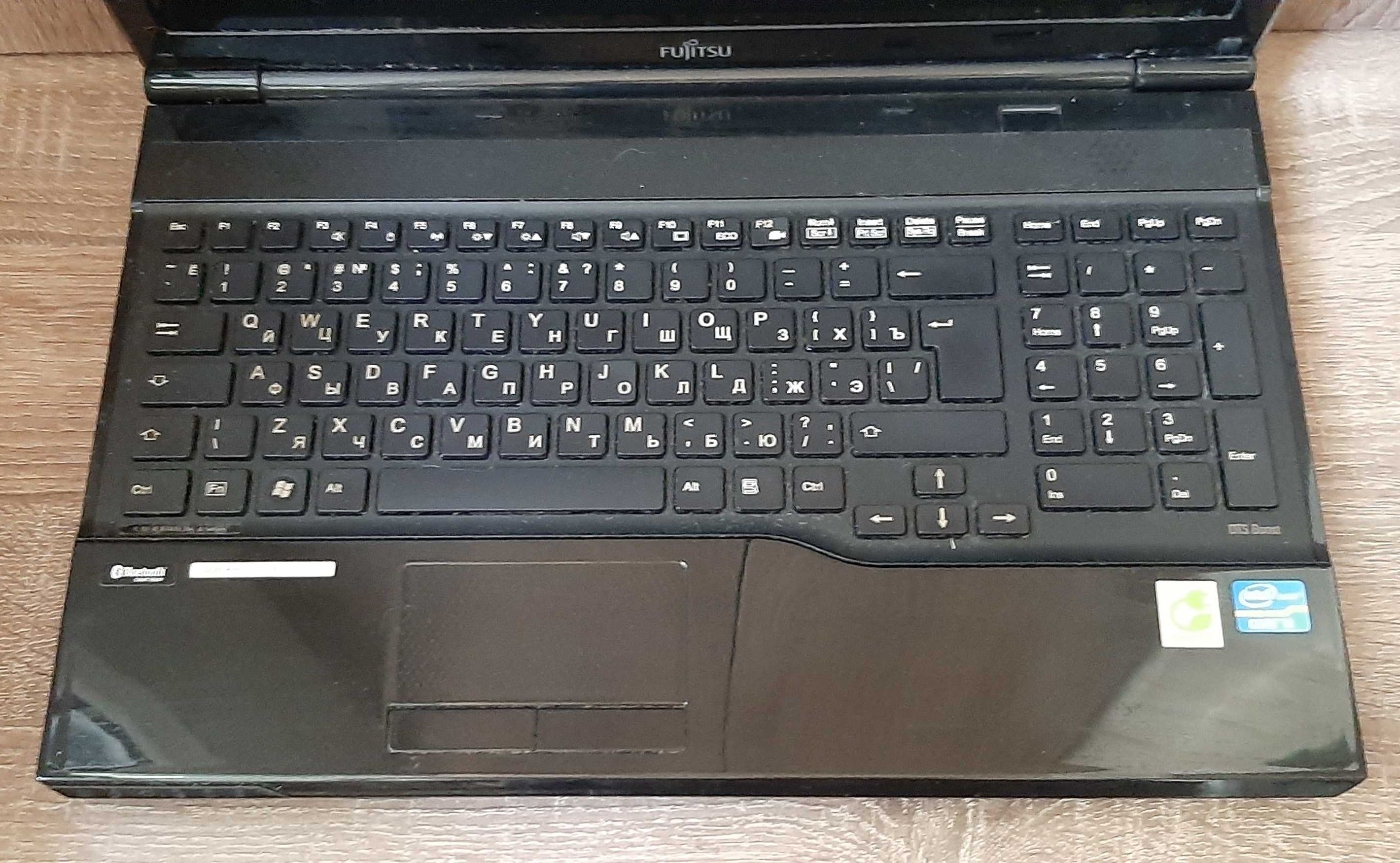 Ноутбук Fujitsu LifeBook AH532