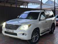 Lexus LX570 год 2011