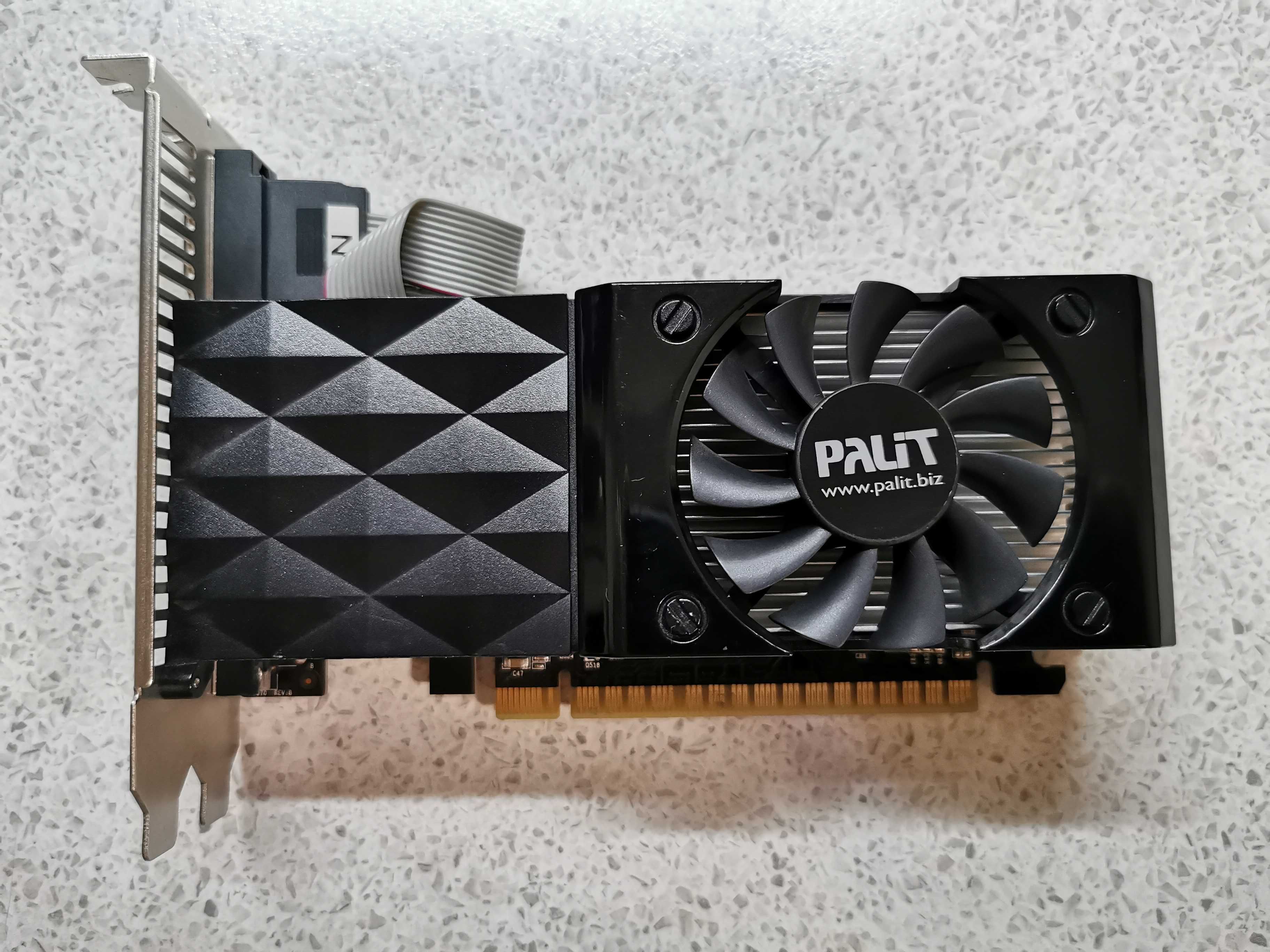 Видеокарты AMD RX580 и nVidia GeForce GT640