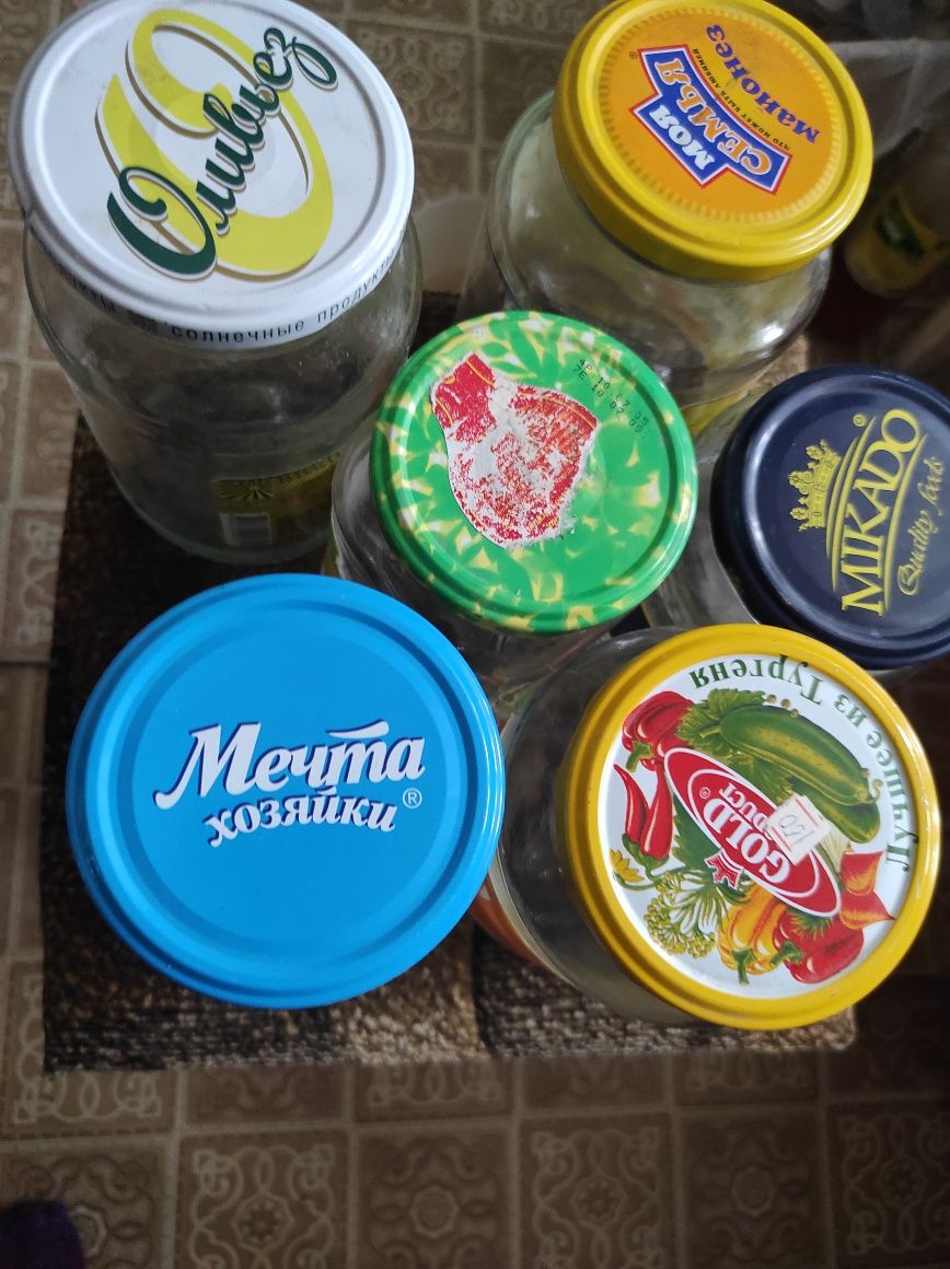 Продам  банки стеклянные  от 0,4л., 0,5л., 0,7л., 1л., 1,5л., 2л.,