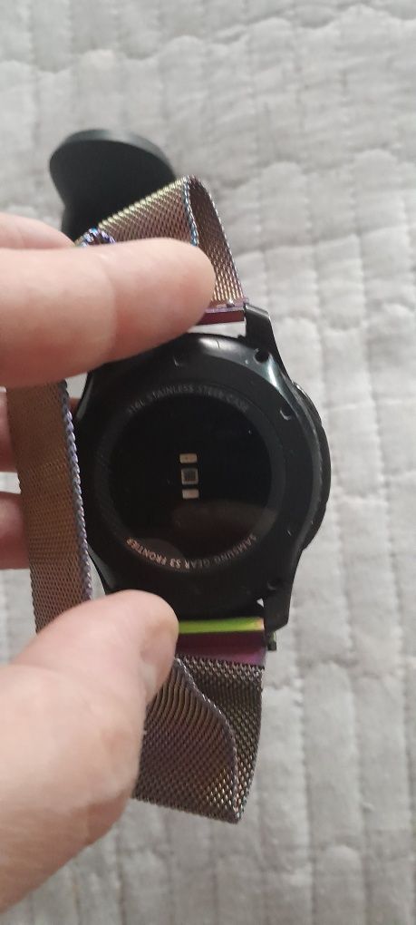 Смарт-часы Samsung Gear S3 Frontier черный
