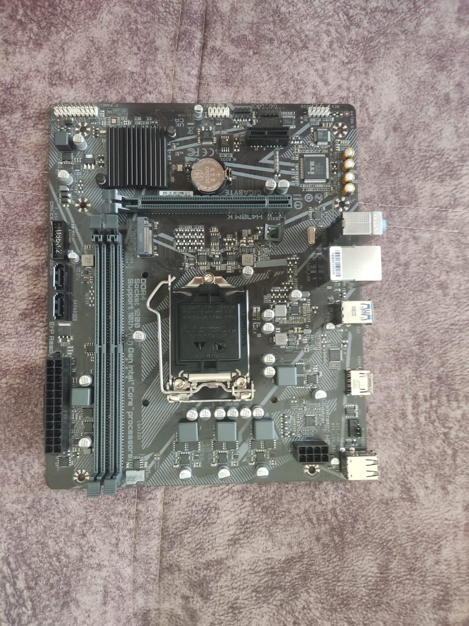Продаю новую материнскую плату Gigabyte H470M K