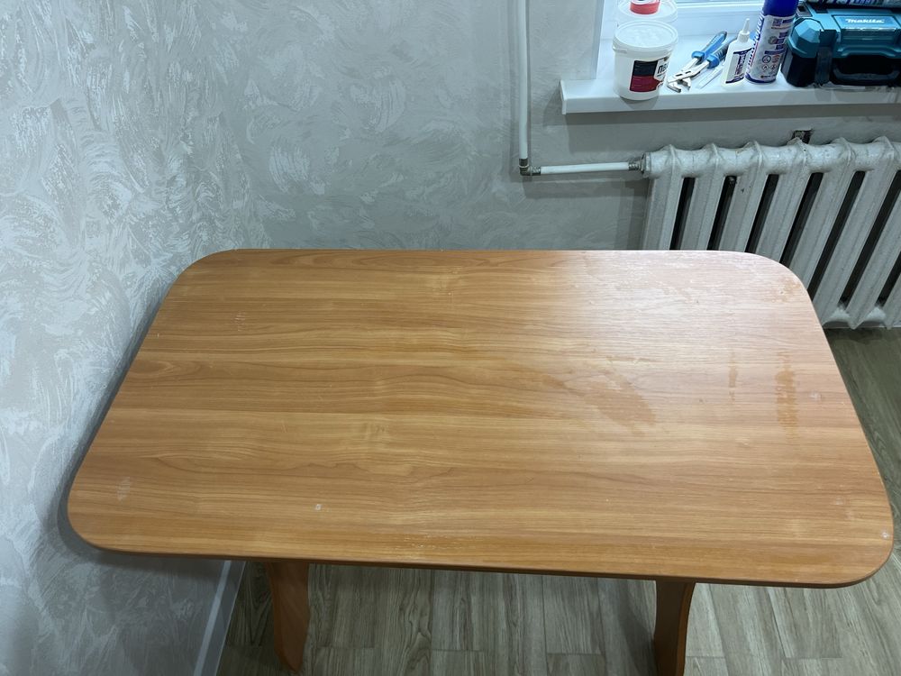 Продам кухонный стол