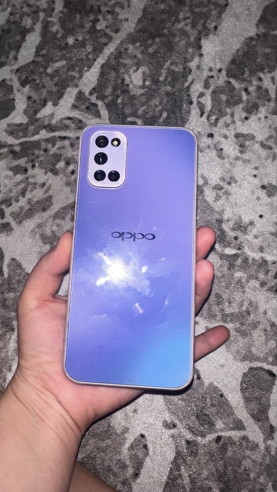 Продаю телефон (oppo A35)