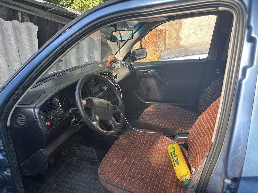 Продам машину Volkswagen vento