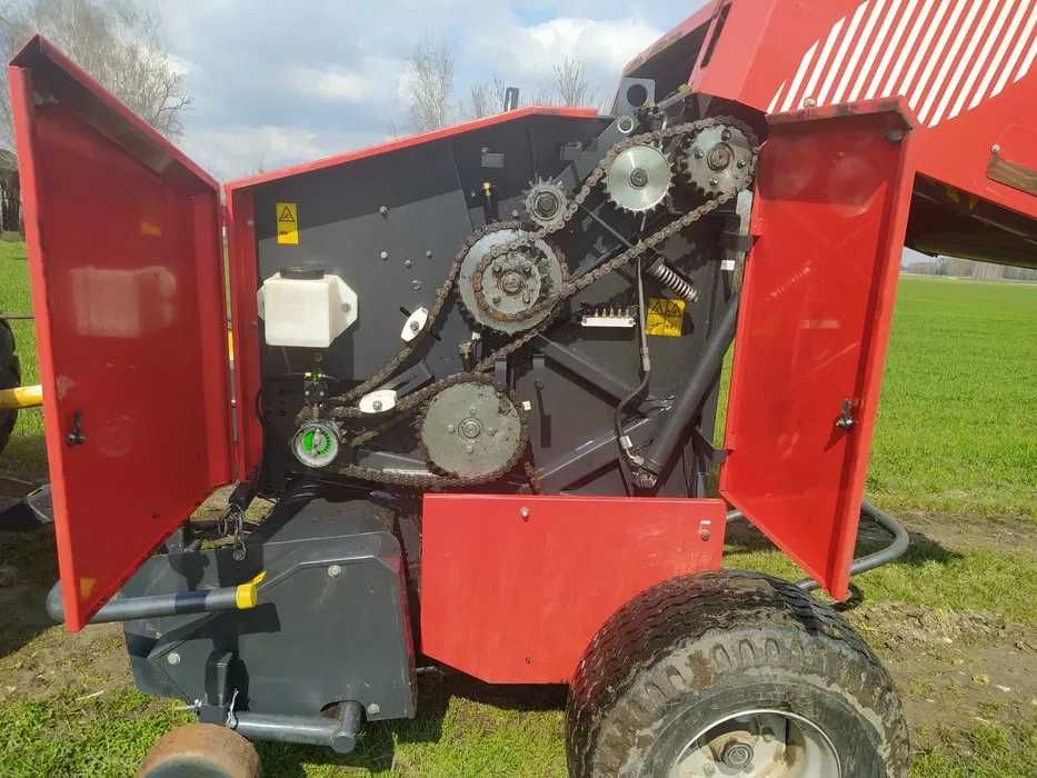 Пресс-подборщик польский Metal-Fach z562