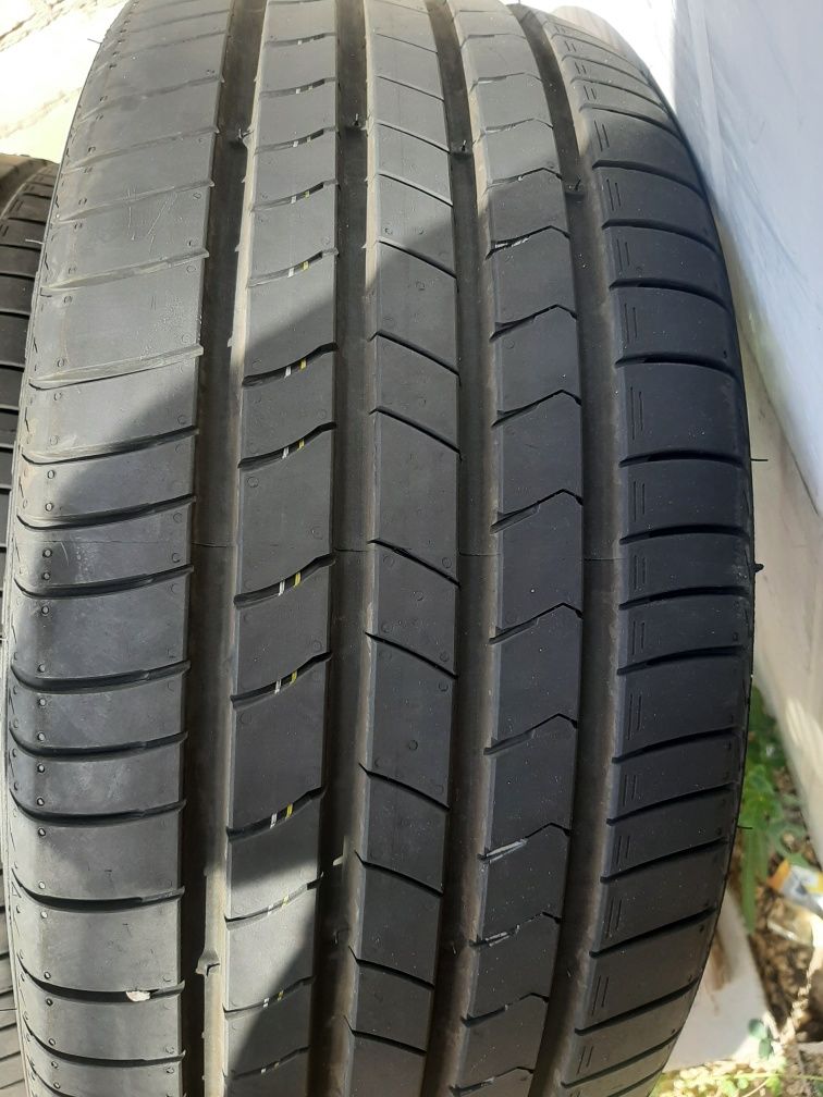Продам шины 235/45/18 кумхо экстра
