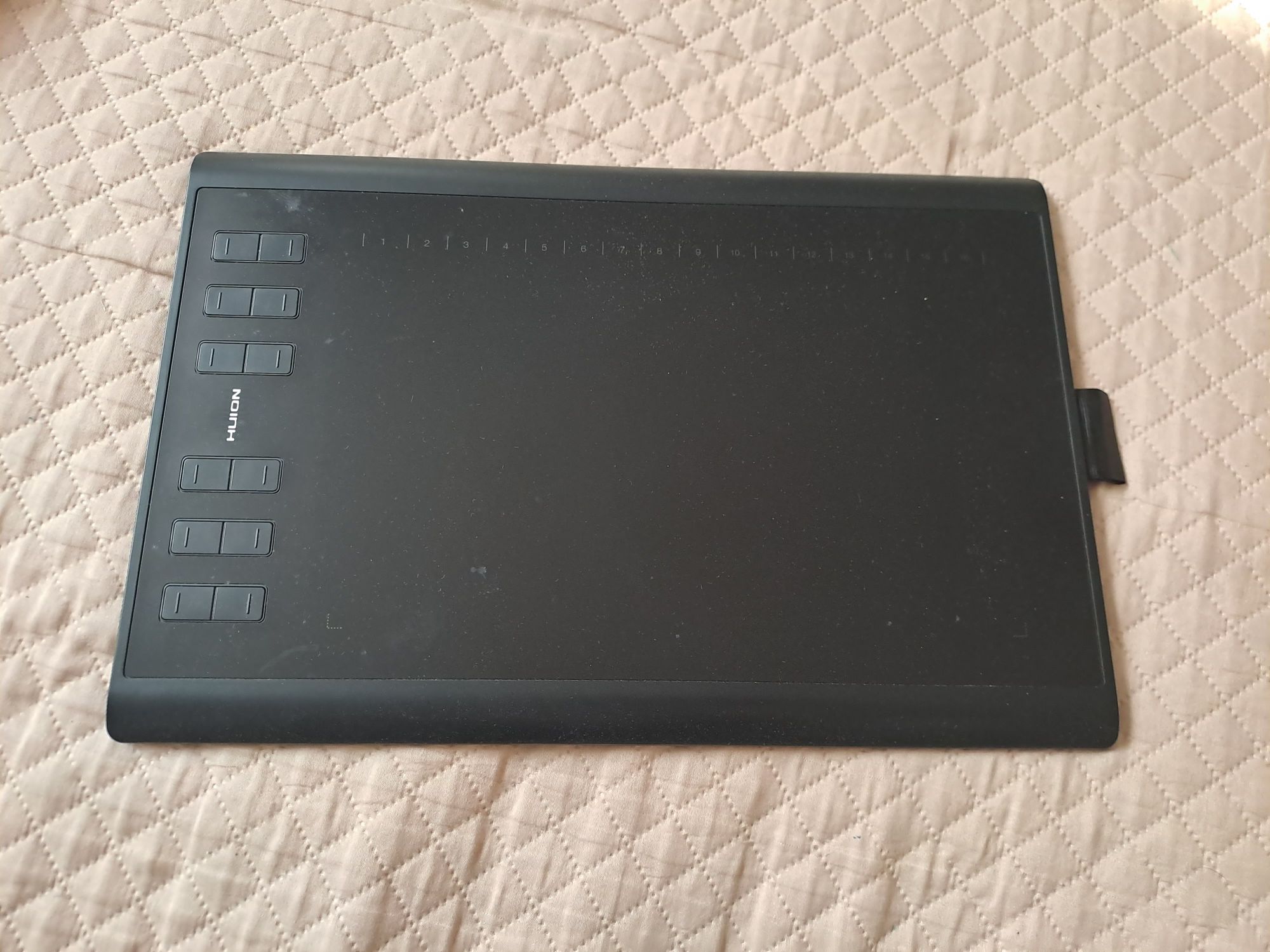 Продаю графический планшет HUION PROFESSIONAL GRAPHICS TABLET NEW 1060