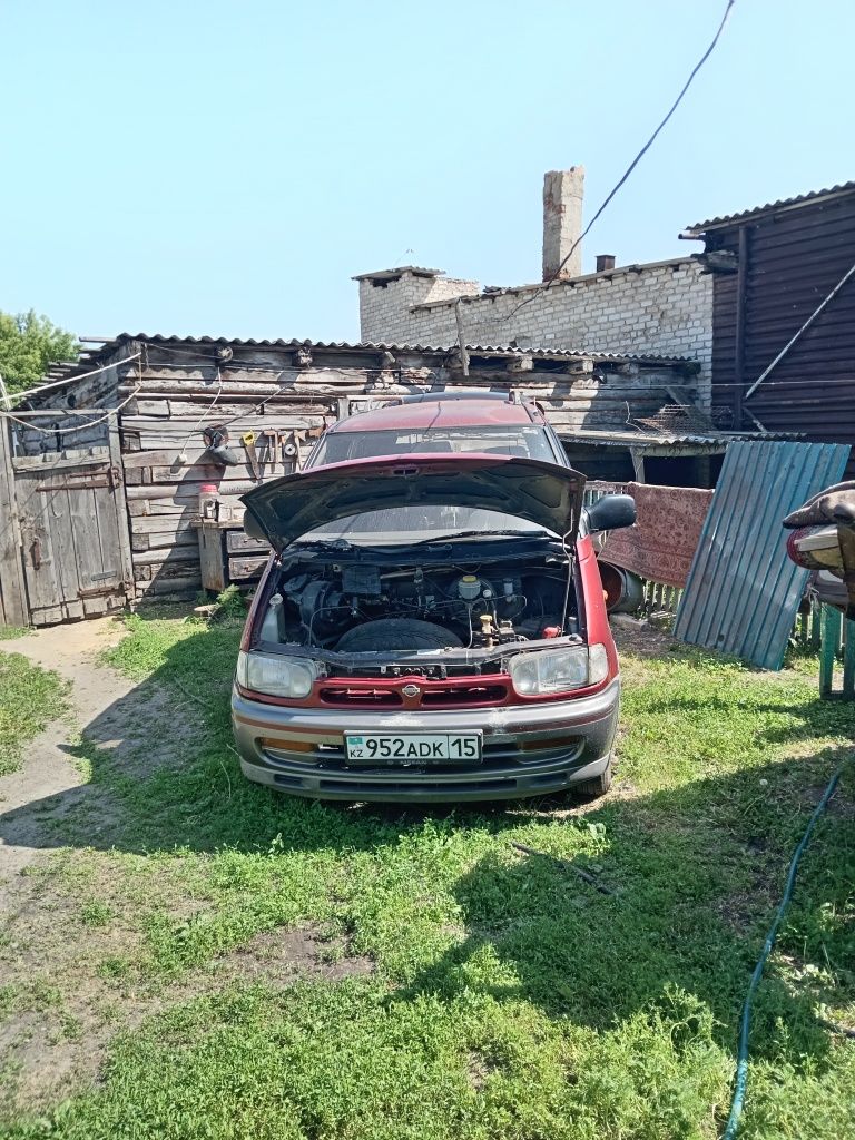 Продам Нисан серену