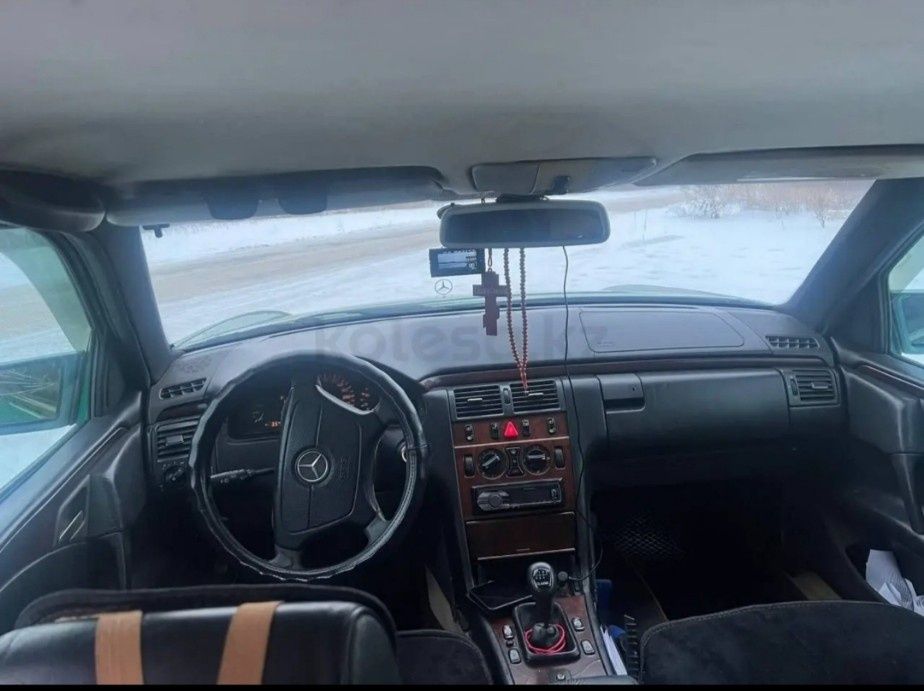Продам Mercedes Benz E 230
