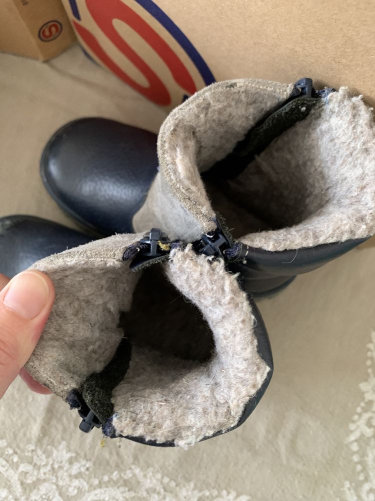 продам зимние детские сапоги