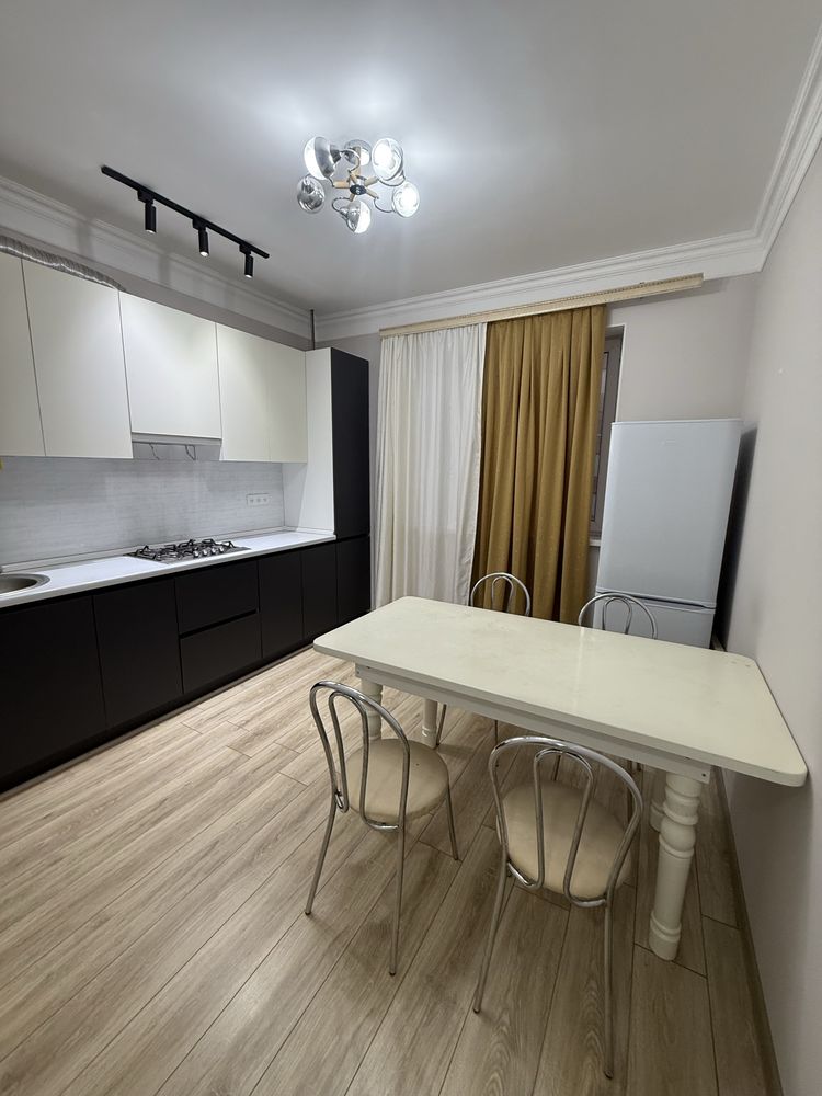 Продается 2 комн.кв в 31А мкр 14 дом