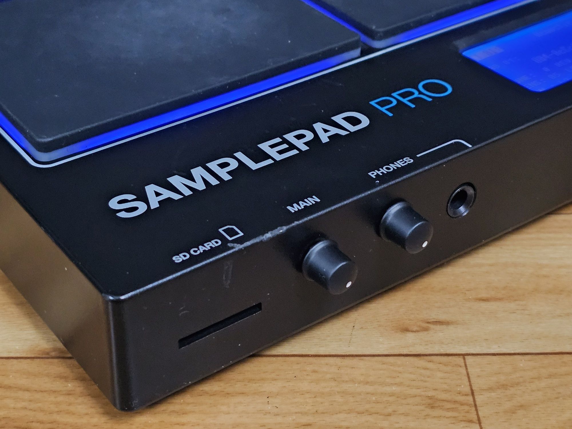 Барабанный миди-контроллер ALESIS SAMPLEPAD PRO