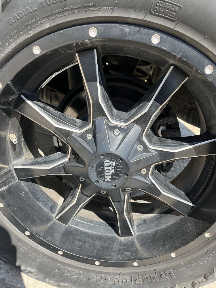 Продаются диски фирмы MOTO METALL 285/55R20 с шинами в комплекте
