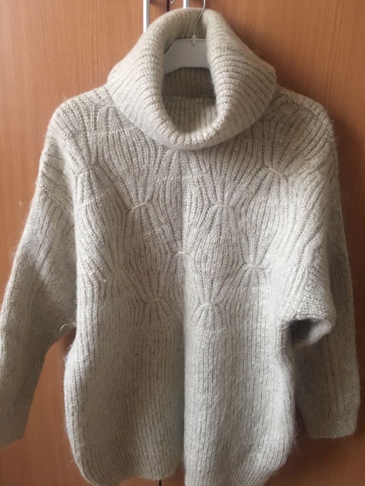 Продам свитер махер 100%