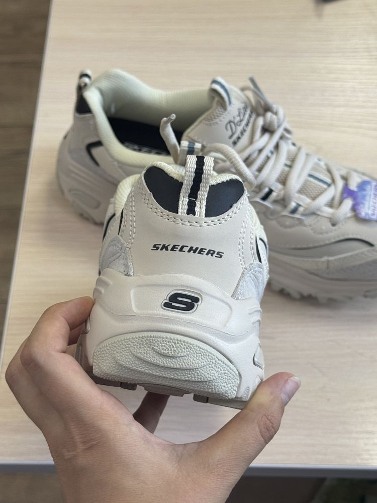 Продам новые кроссовки SKECHERS 39р