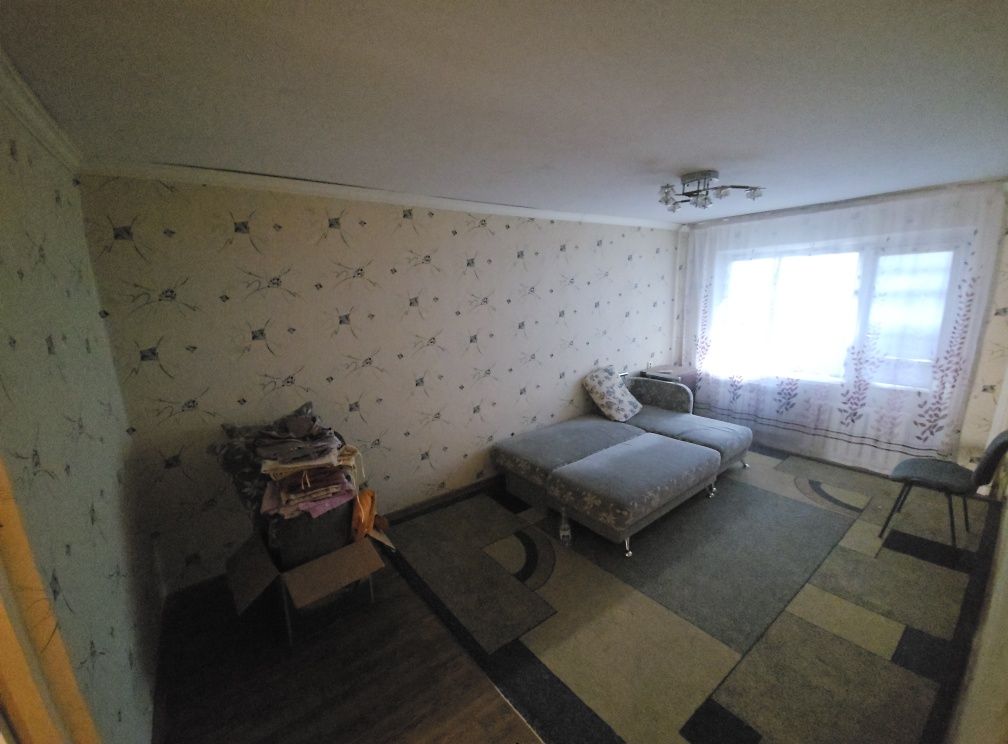 Квартира в центре, 3-х комн., неугловая
