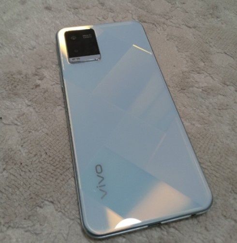 Vivo Y21 смартфон