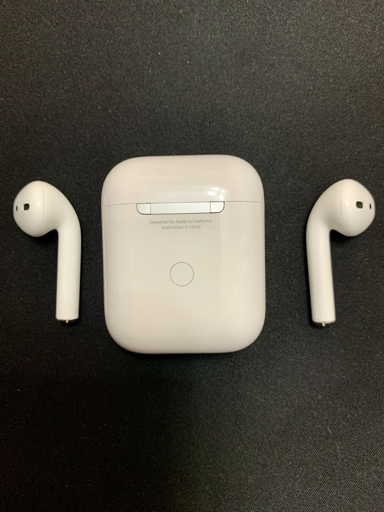 AirPods 2 Wireless кейс б/у оригинальный