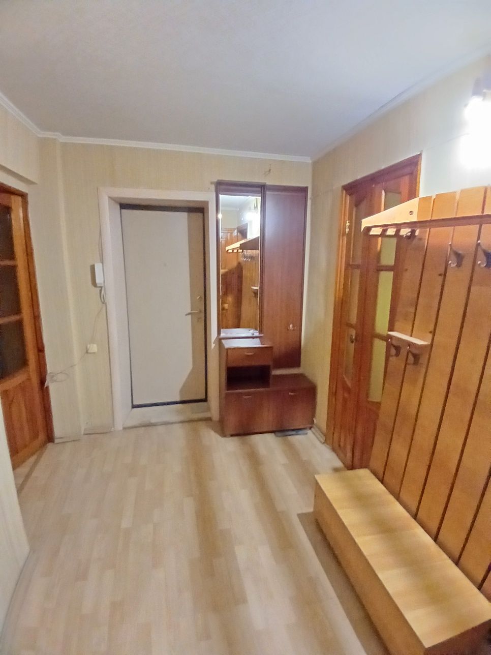 Продам 3х ком квартиру в центре на революции