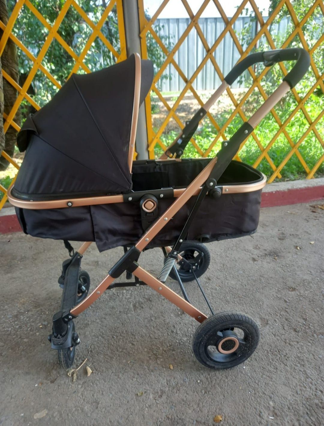 Продам детскую каляску